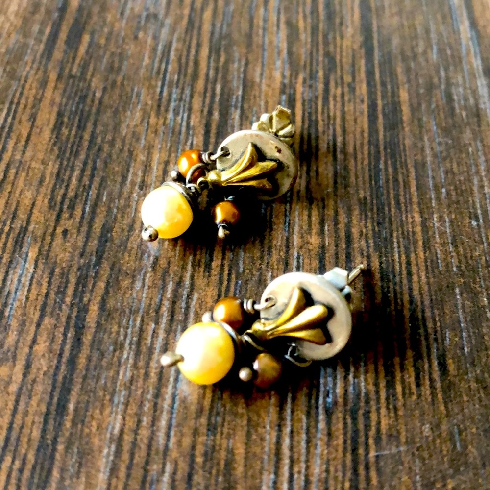Freshwater Drop pearl earrings